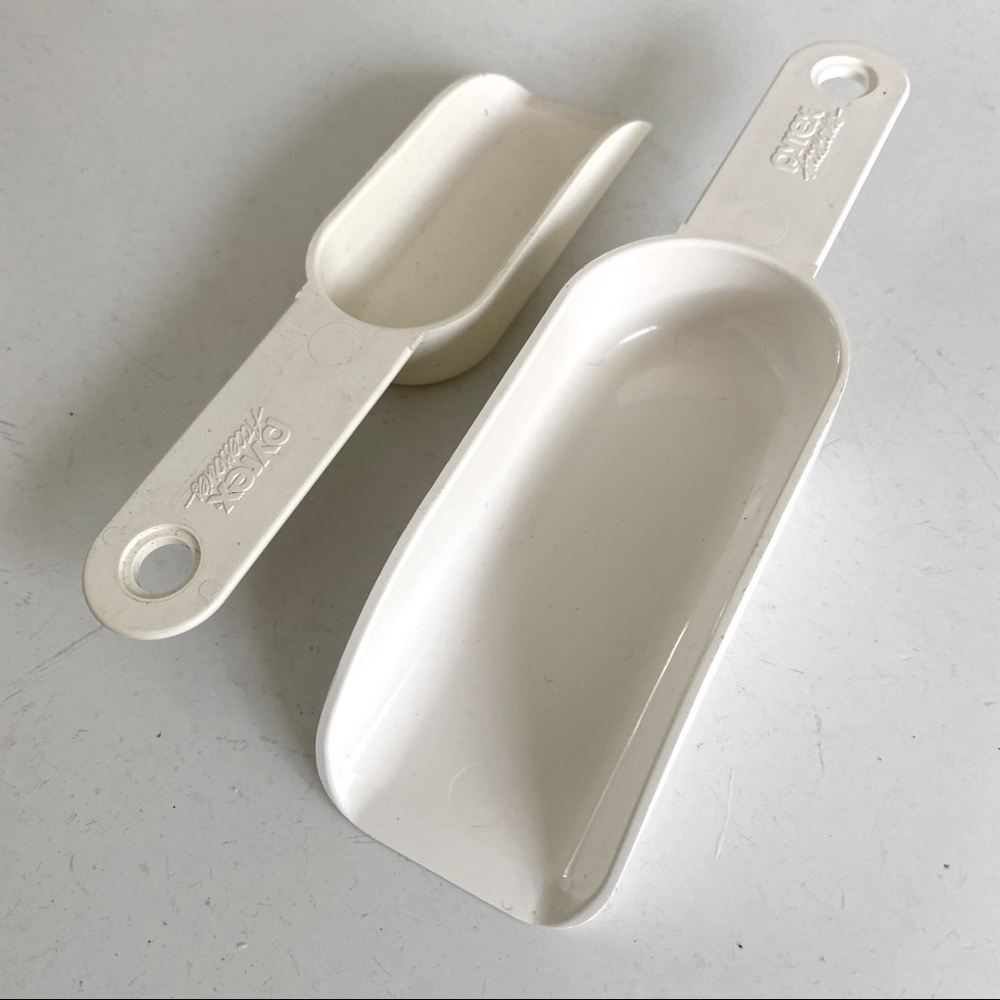Pyrex Measuring Scoops - Picture 3 of 3